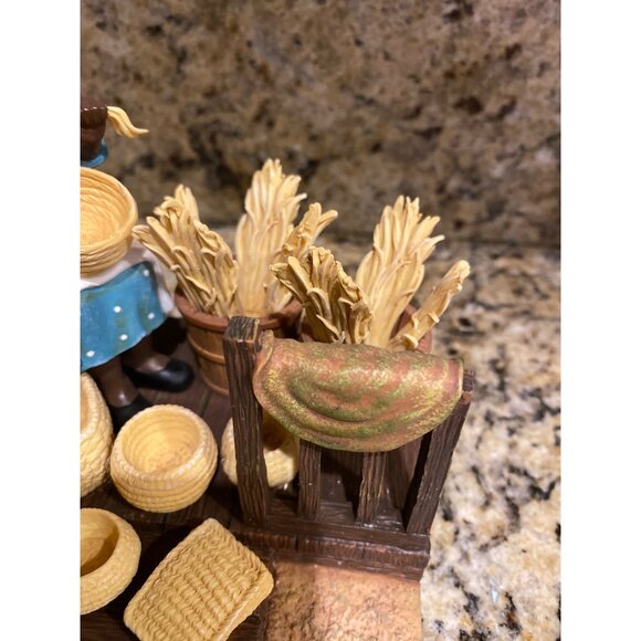 Annie Lee “Weavin’ Sunshine” – Sass ’n Class Figurine (2005) - No Box - Picture 6 of 13